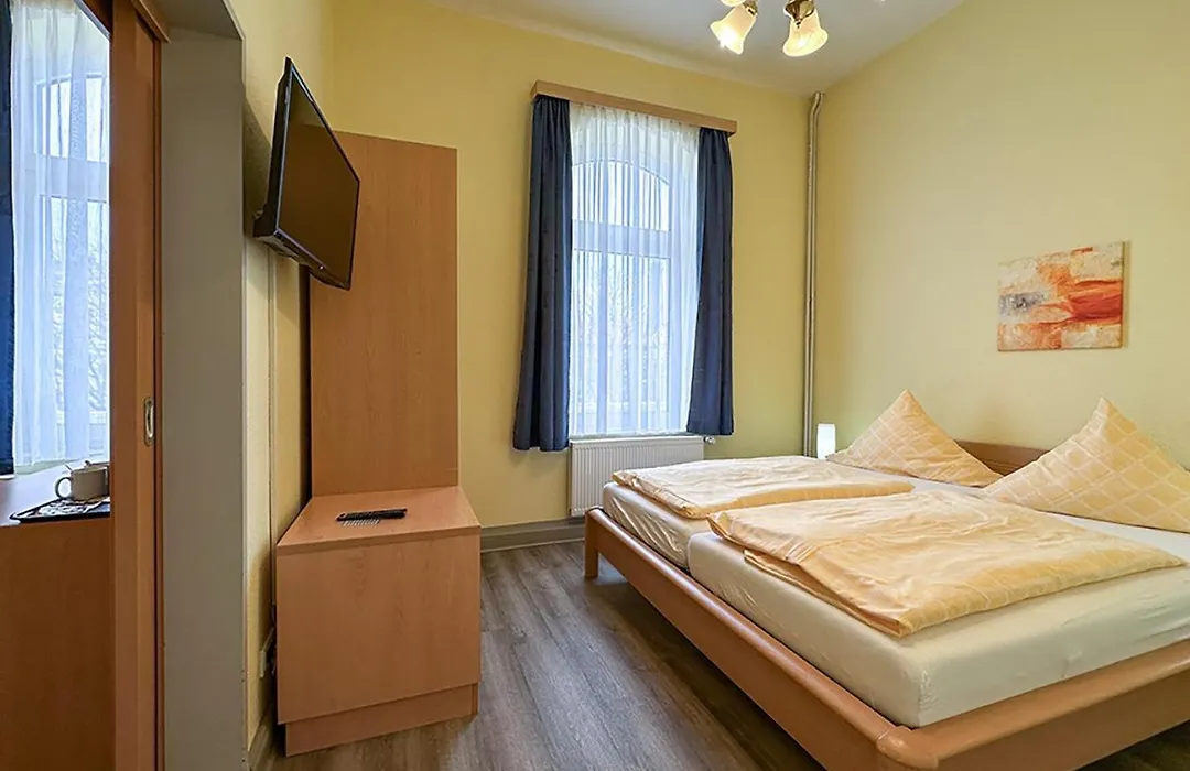 Hotel Graf Waldersee-1