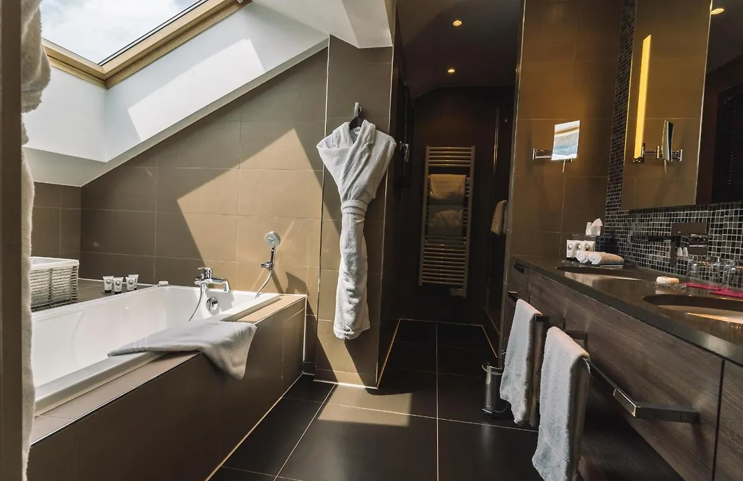 Hotel Le Savoy-1
