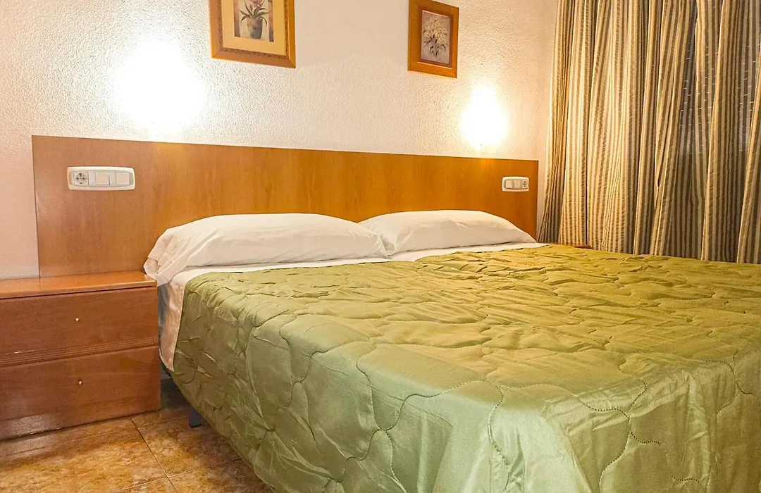 Hostal Gran Via Levante-1