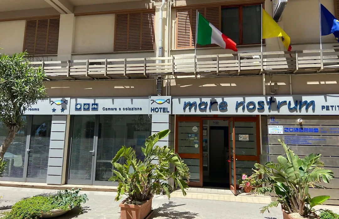 Mare Nostrum Petit Hotel-1