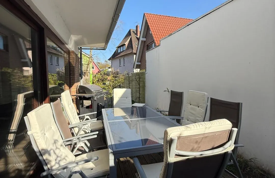 5ZKB großzügiges Ferienhaus Antonia nähe Westkreuz mit 4 Schlafzimmer, Balkon, Terrasse und Parkplatz-1