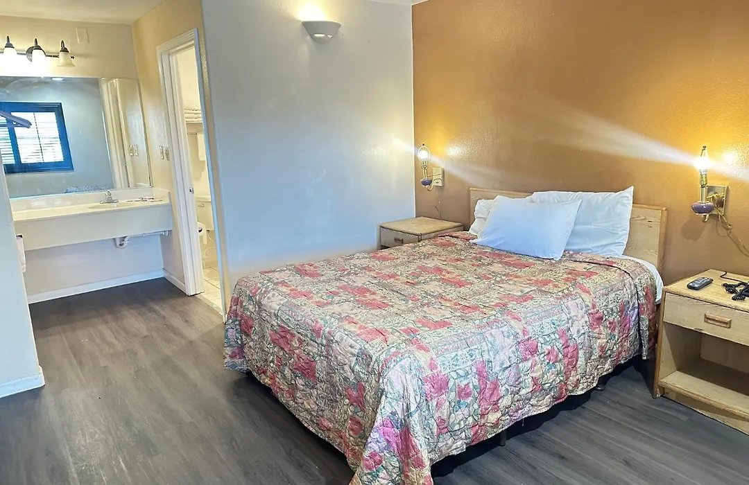 Royal Inn-1