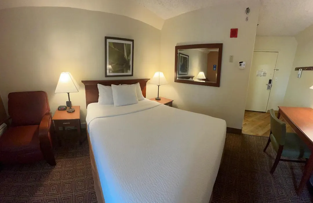 La Quinta By Wyndham Stamford / New York City-1
