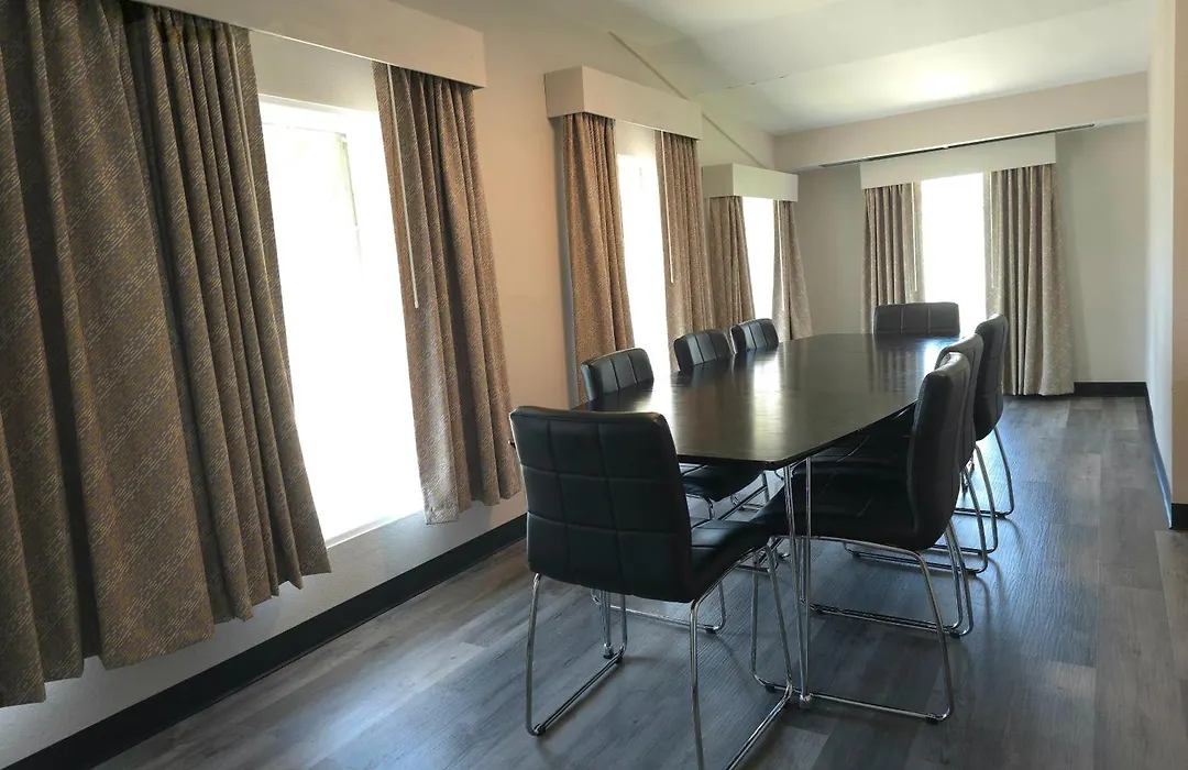 Days Inn And Suites By Wyndham Port Huron-1