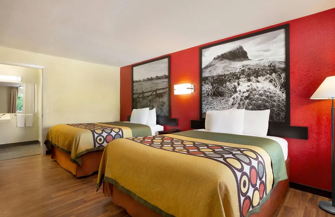 Super 8 By Wyndham Corsicana-1