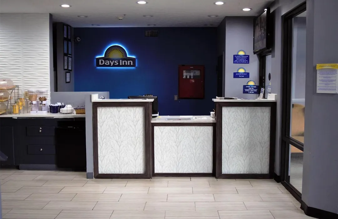 Days Inn By Wyndham Montgomery-1