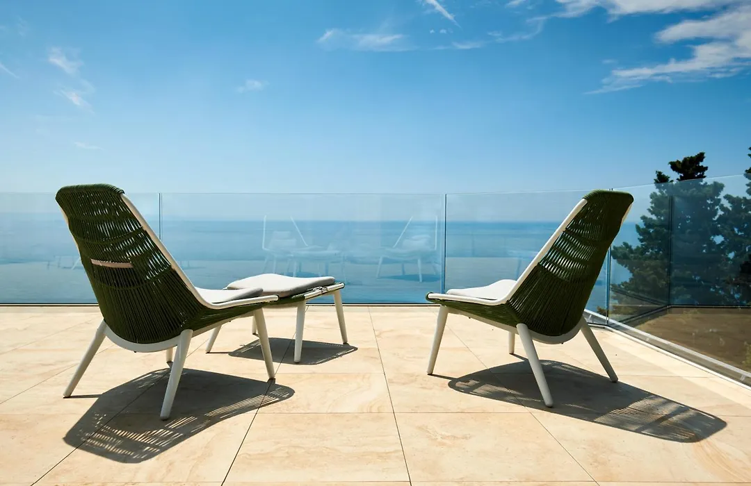 Maximilian Suites-1