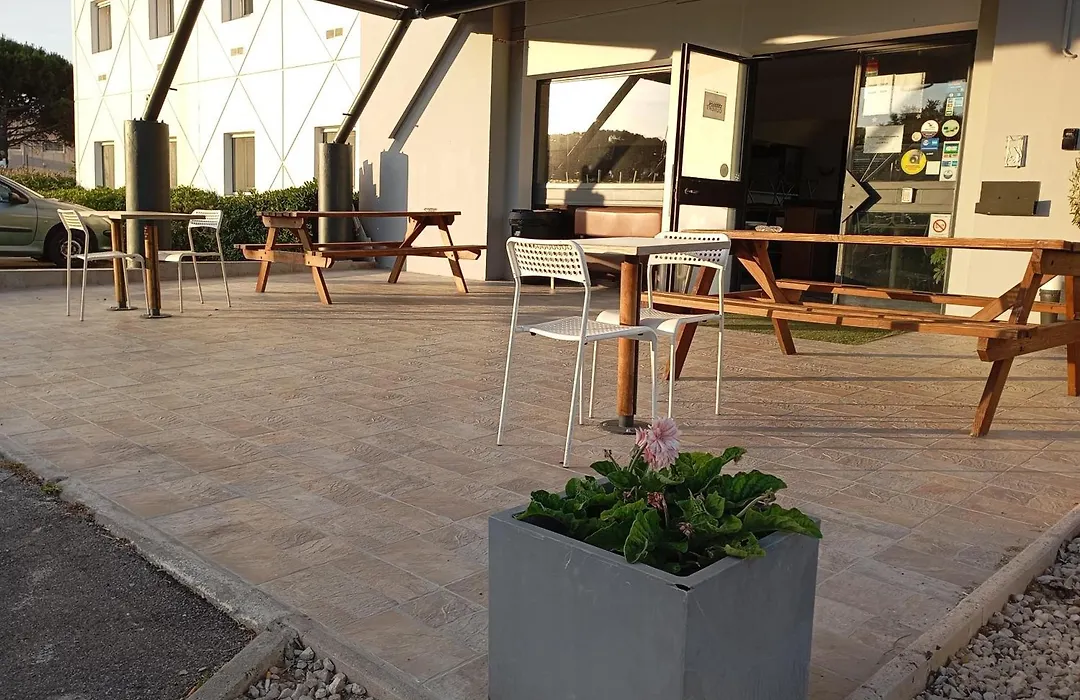 HOTEL THANIA Sète Frontignan-1