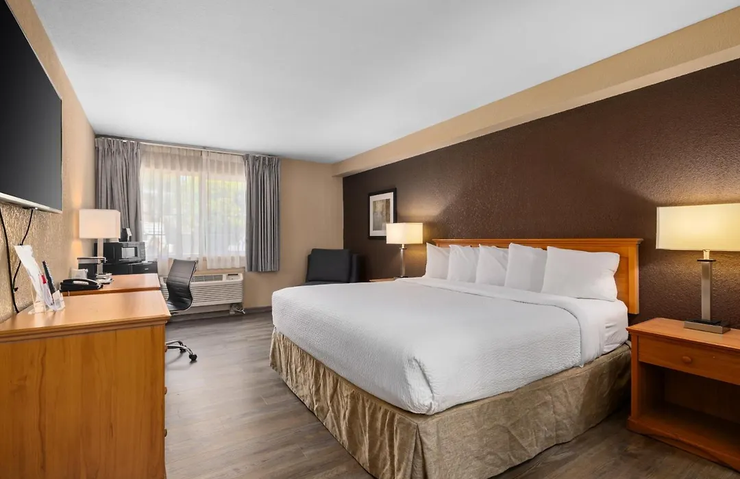 Ramada By Wyndham Portland-1