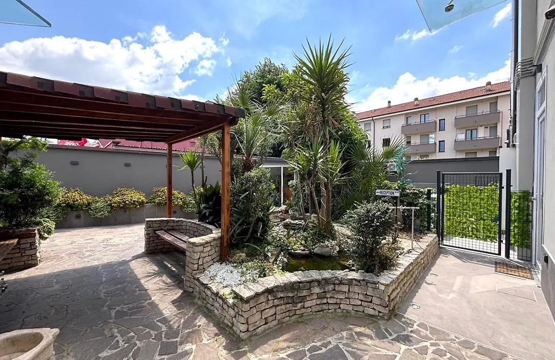 Residence Oasi Di Monza-1