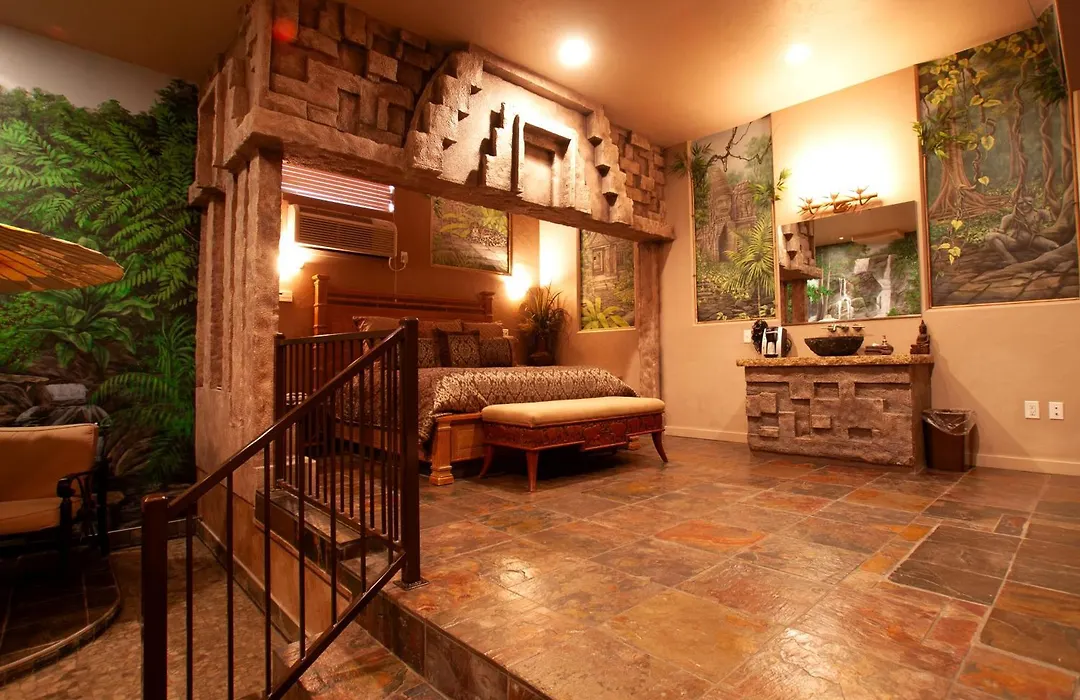 Destinations Inn Theme Rooms-1