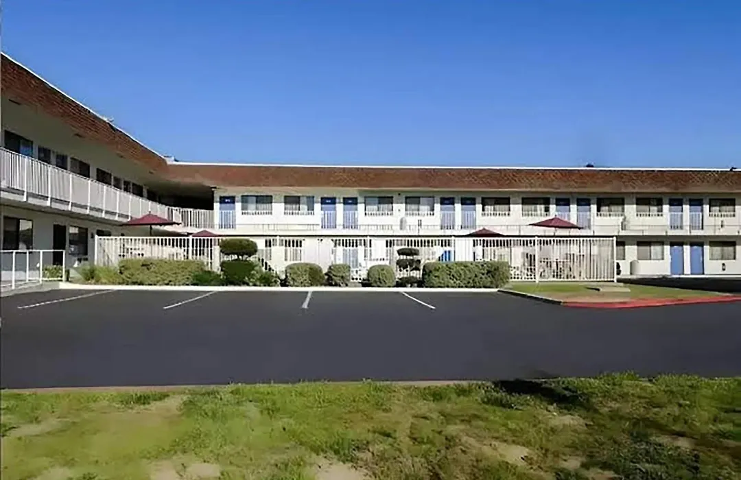 Super 8 By Wyndham Turlock-1