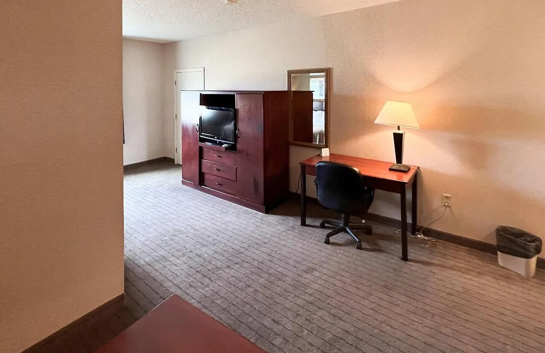 Quality Inn & Suites Grants - I-40-1