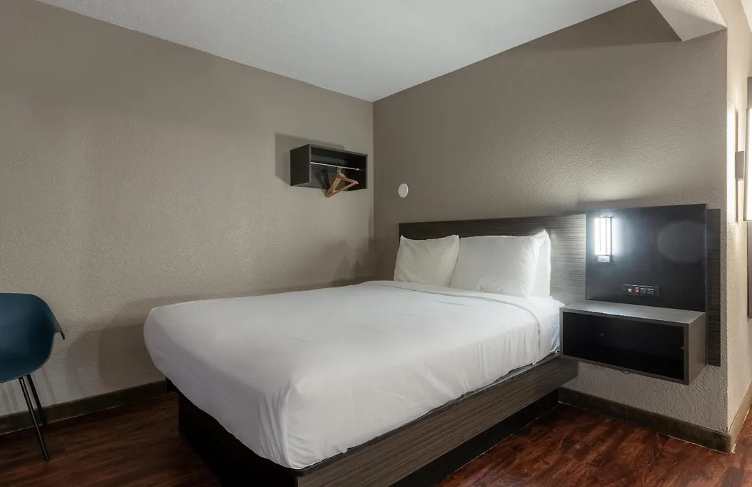 Studio 6 Limon, Co I 70-1