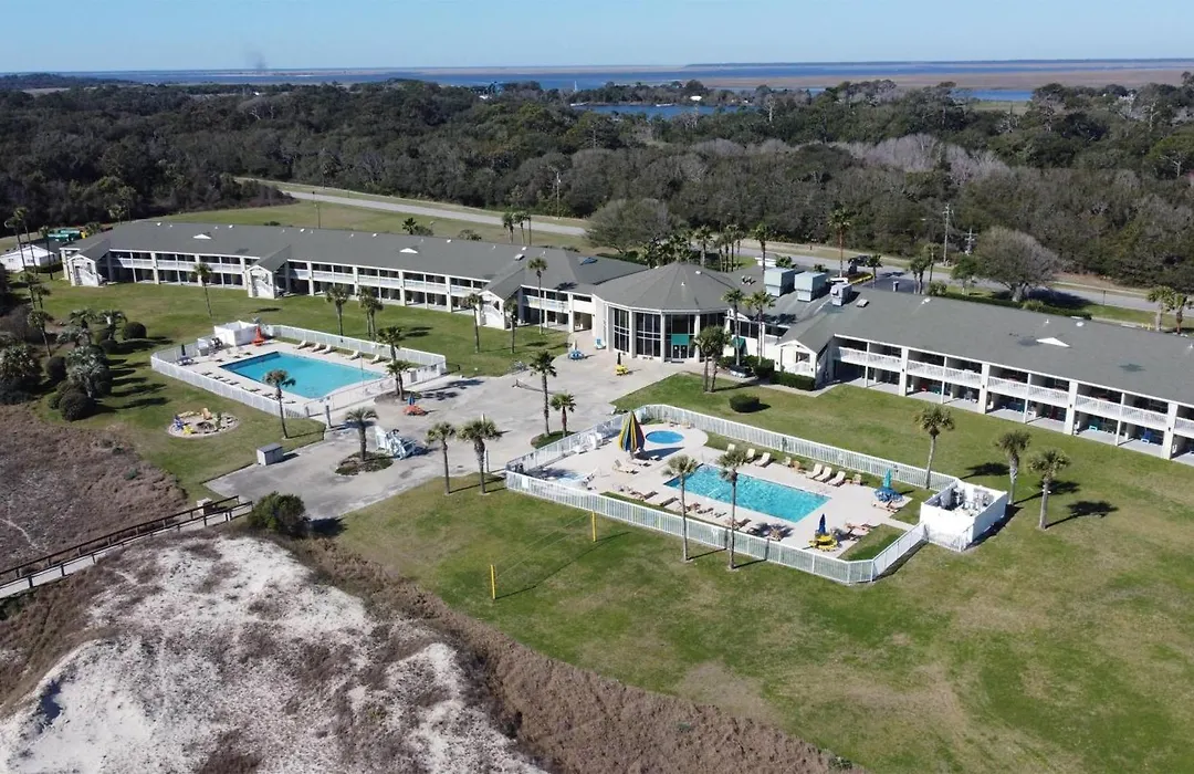 Days Inn & Suites By Wyndham Jekyll Island-1