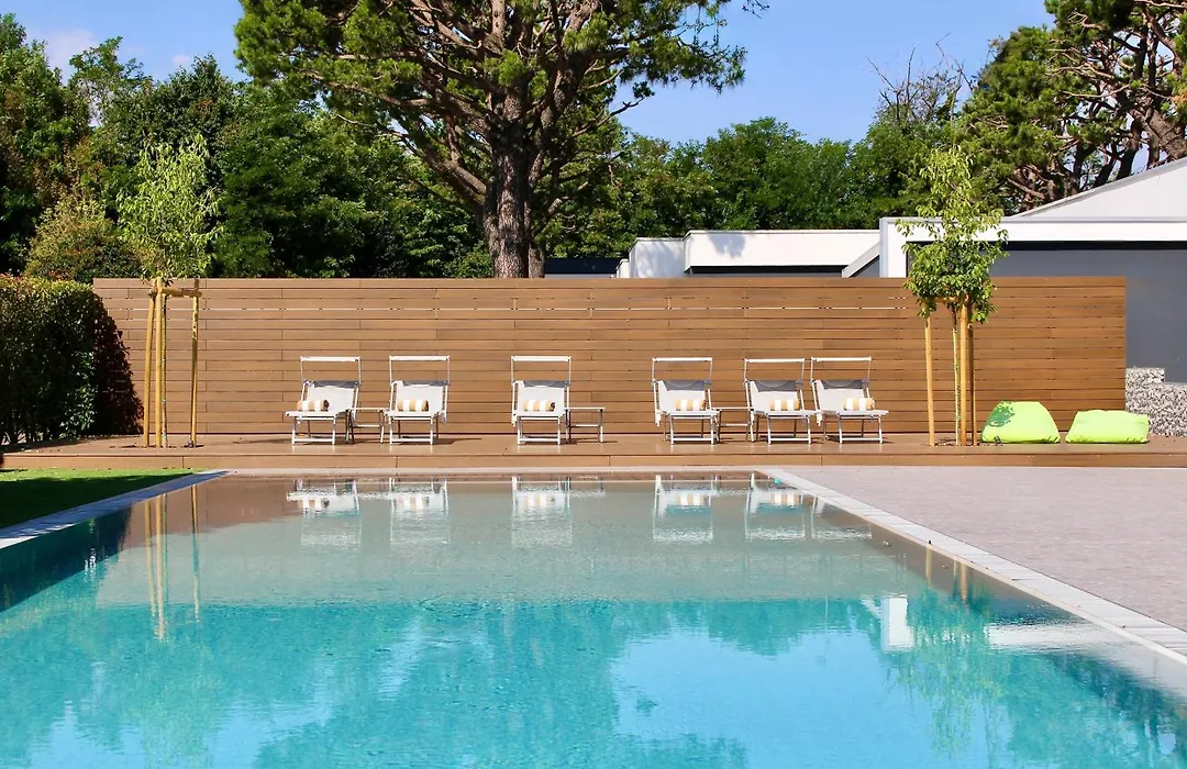 Hotel Mealba Suite & Pool-1