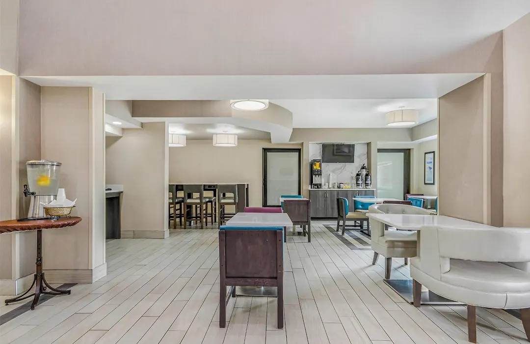 La Quinta By Wyndham Batavia-1