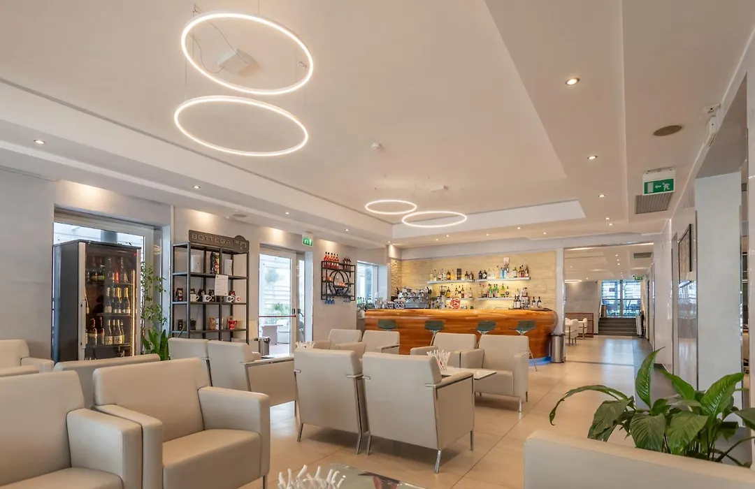 Club Hotel - Fronte Mare con Depandance adiacente-1