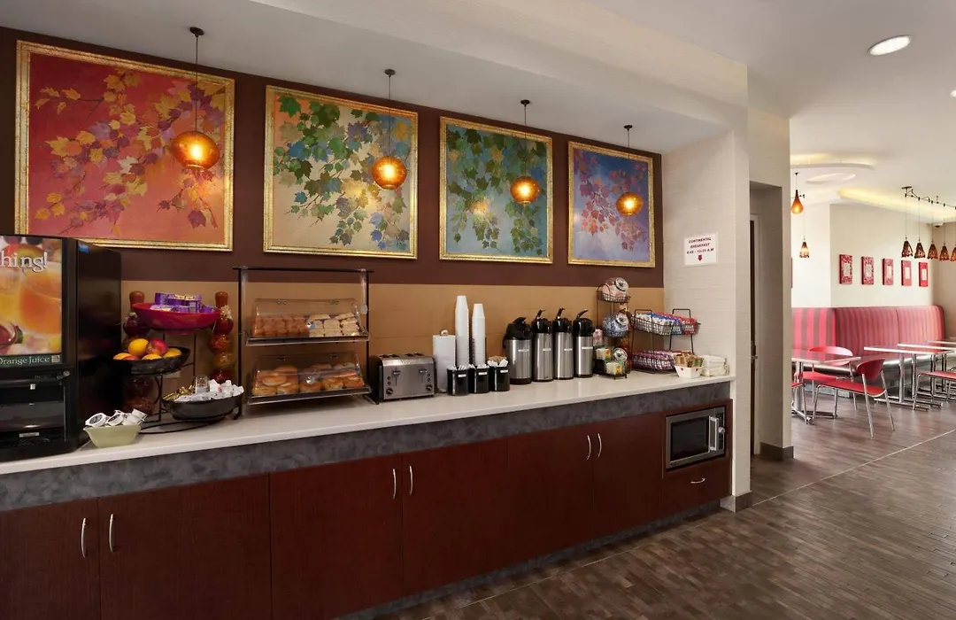 Ramada By Wyndham Rockville Centre-1