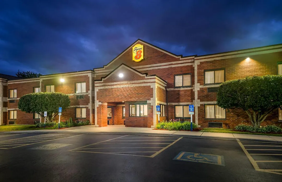 Super 8 By Wyndham Elgin-1