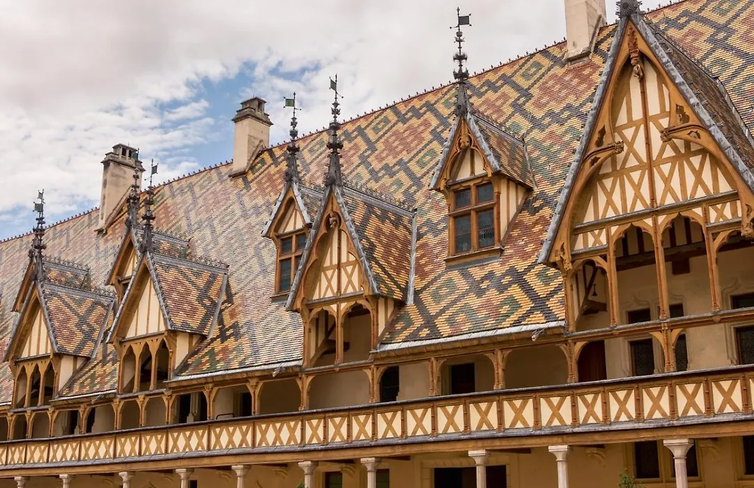 Alfred Hotels Beaune La Madeleine-1