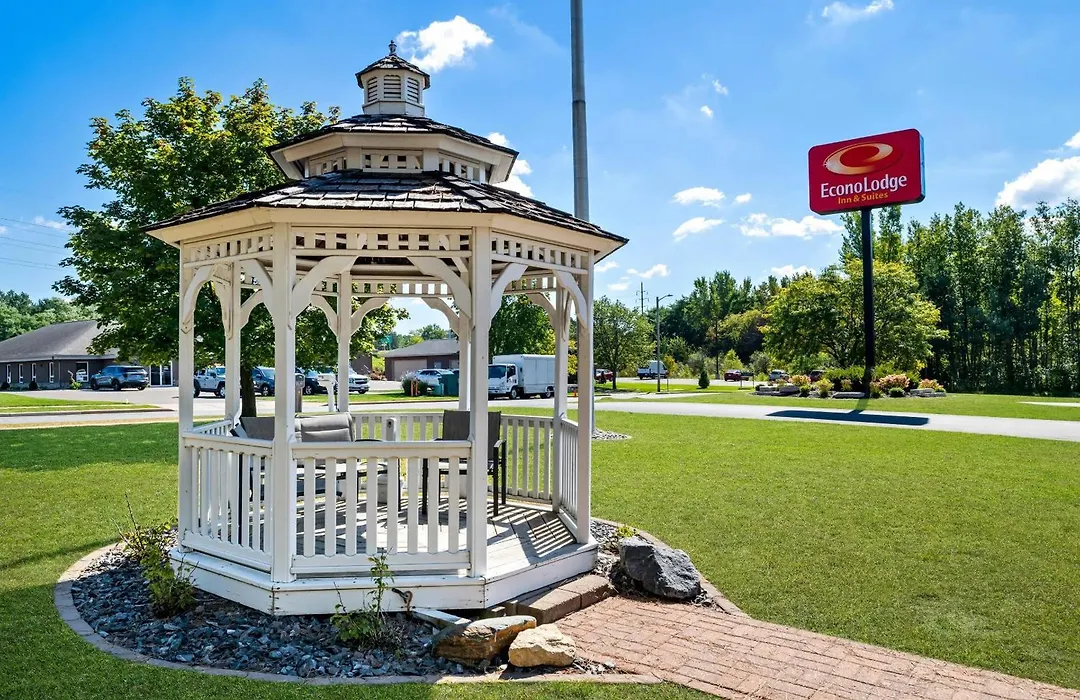 Econo Lodge Inn & Suites Eau Claire South-1