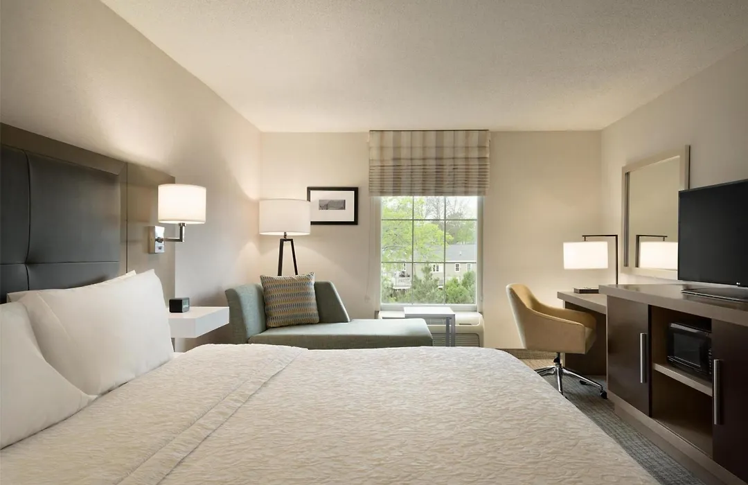 Hampton Inn & Suites Middletown-1