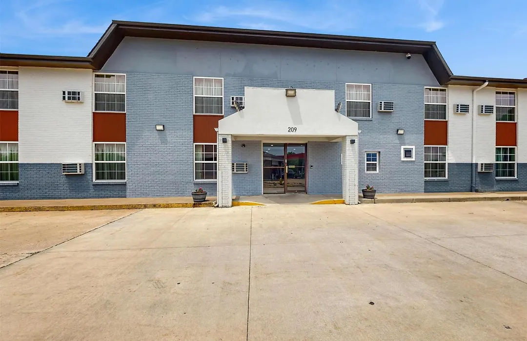 Red Lion Inn & Suites Olathe Kansas City-1