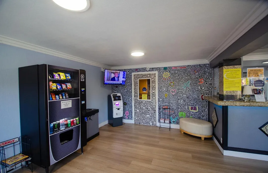 Super 8 By Wyndham Las Vegas North Strip/Fremont St. Area-1