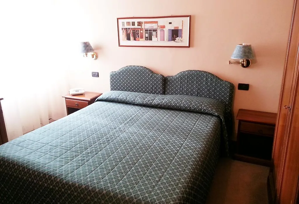 Hotel Emilia-1