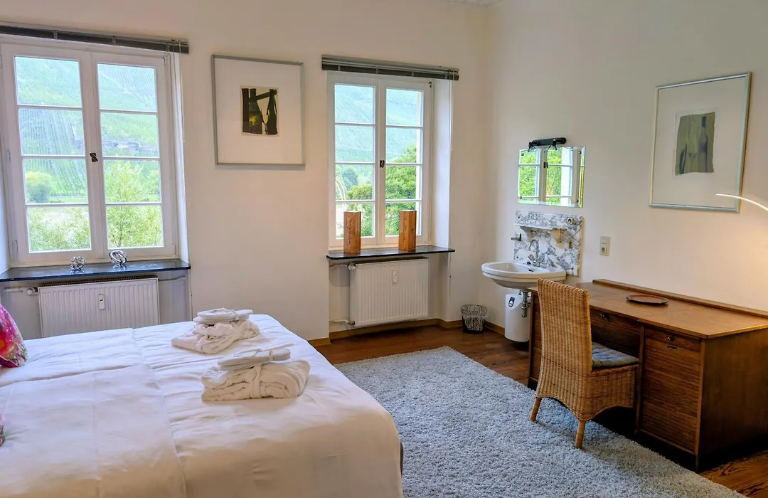Wein- Und Landhaus S A Pruem-1