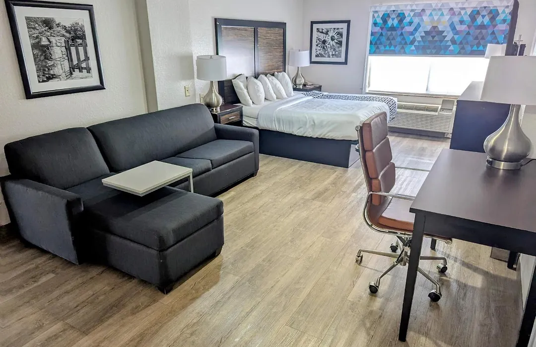 La Quinta By Wyndham Prattville-1