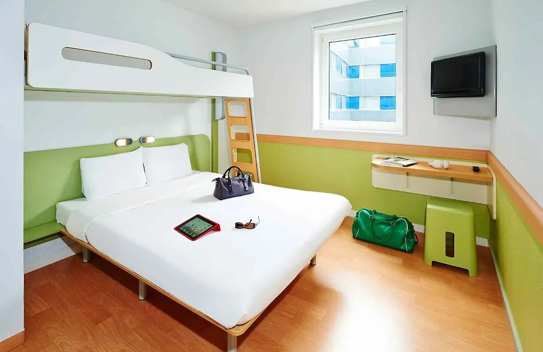 Ibis Budget Pontivy-1