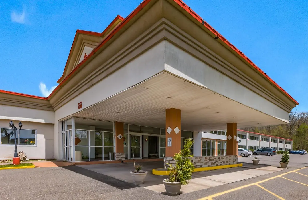 Red Carpet Inn & Suites-1