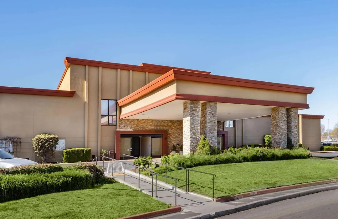 Wyndham Sacramento-1