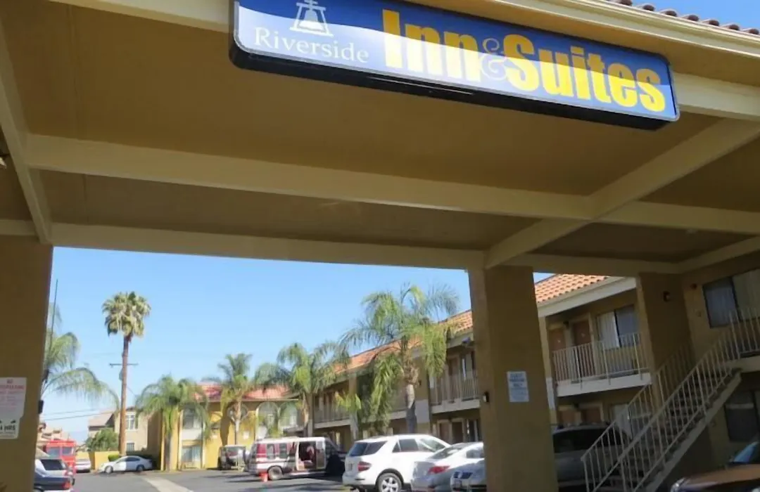 Riverside Inn & Suites-1