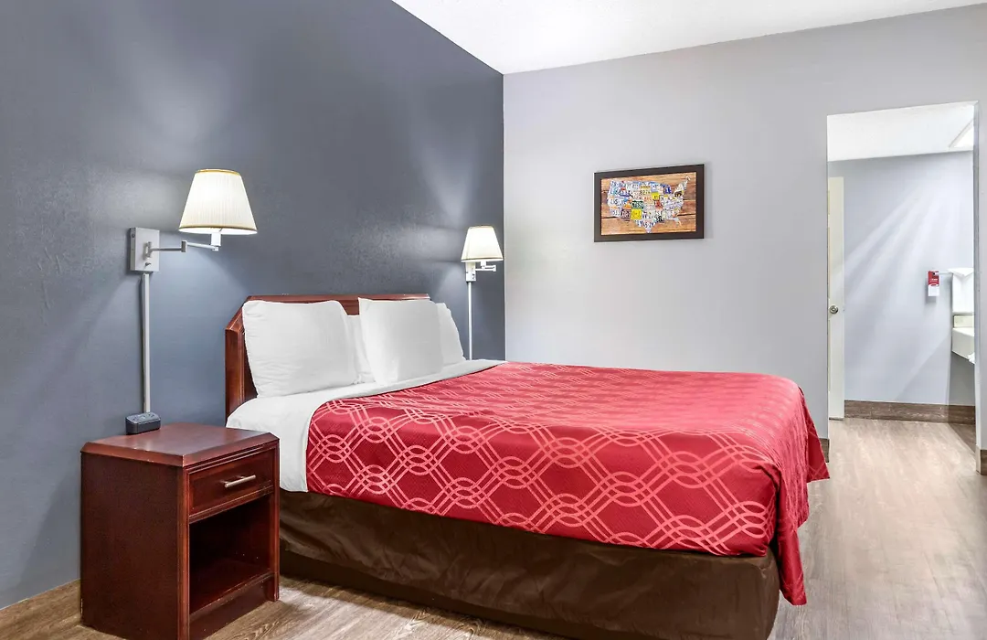 Econo Lodge Junction-1