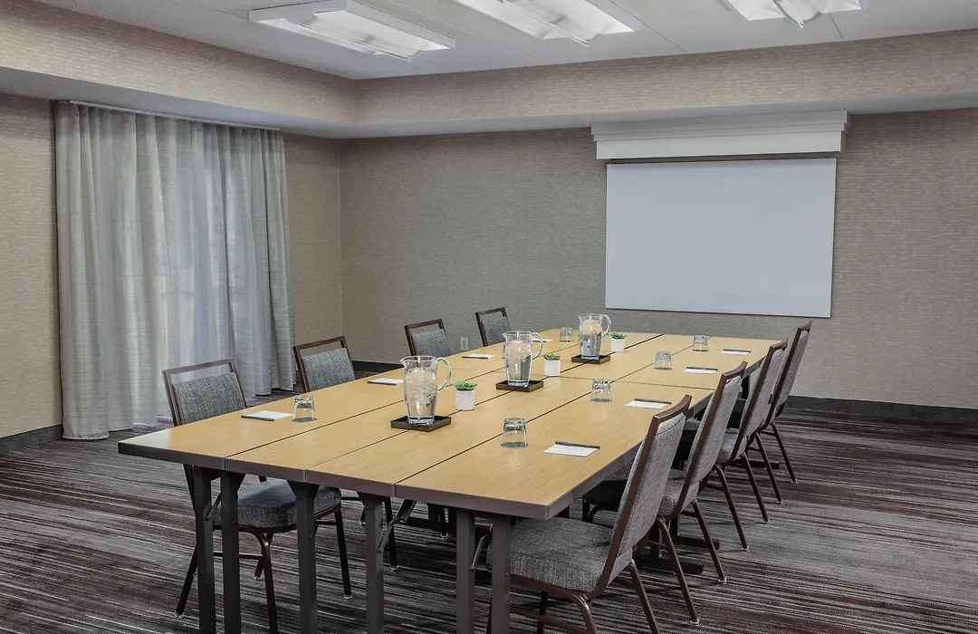Courtyard By Marriott Greensboro-1