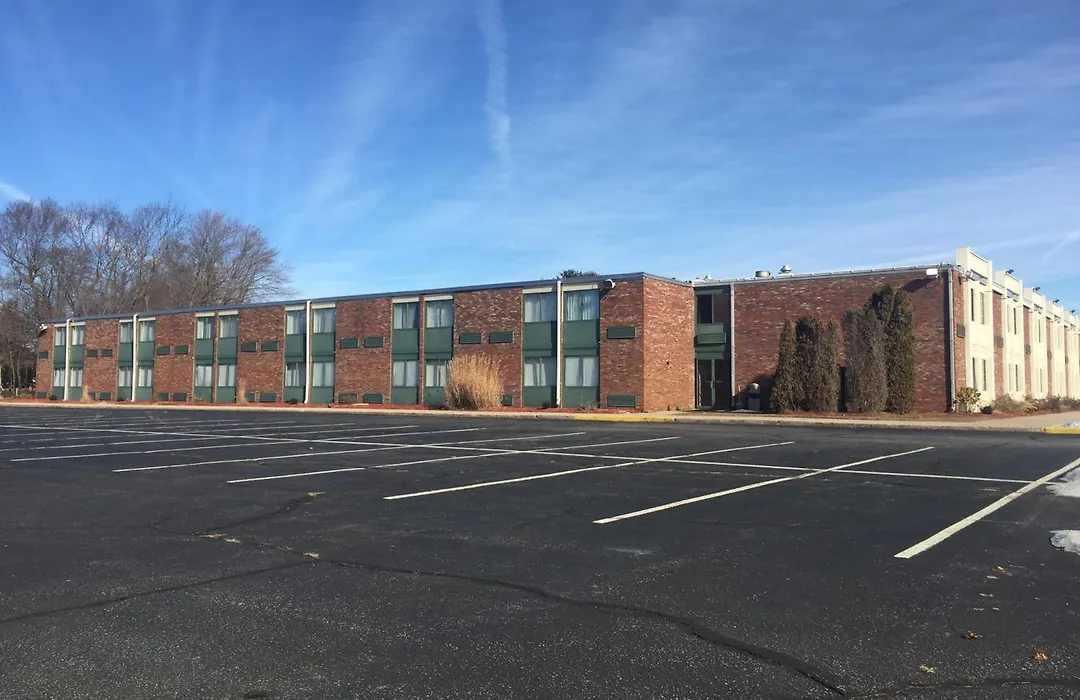 Mystic River Hotel & Suites-1