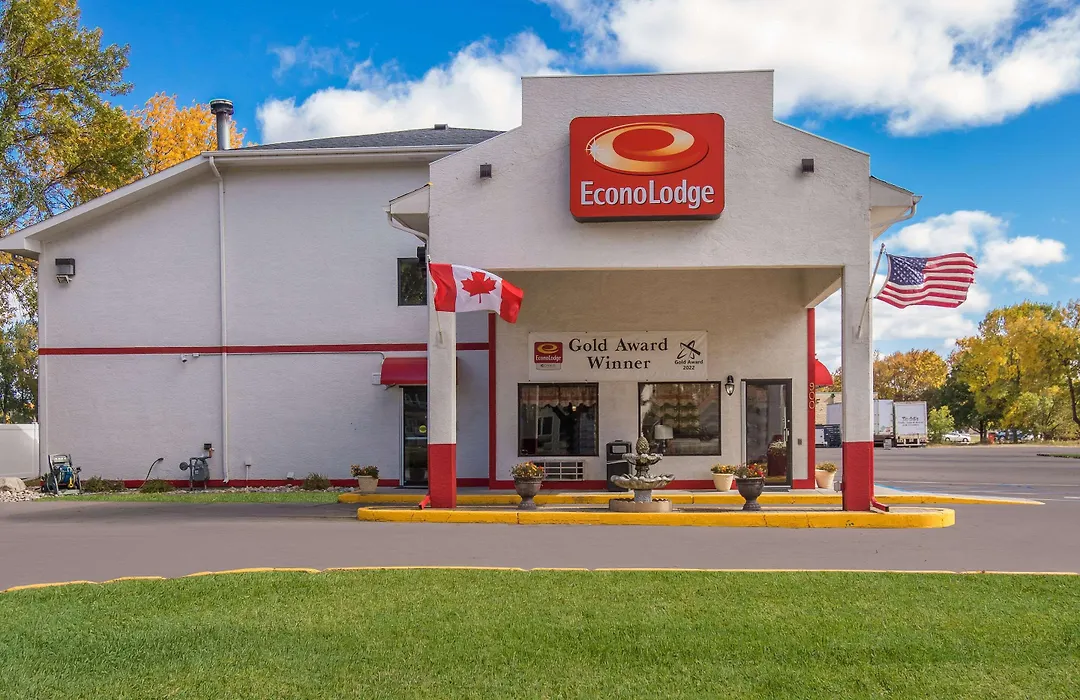 Econo Lodge Grand Forks-1