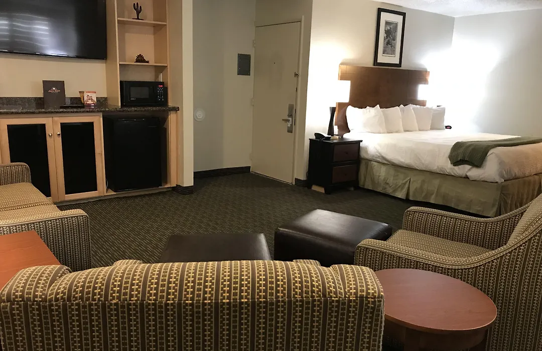 Dinosaur Inn & Suites-1