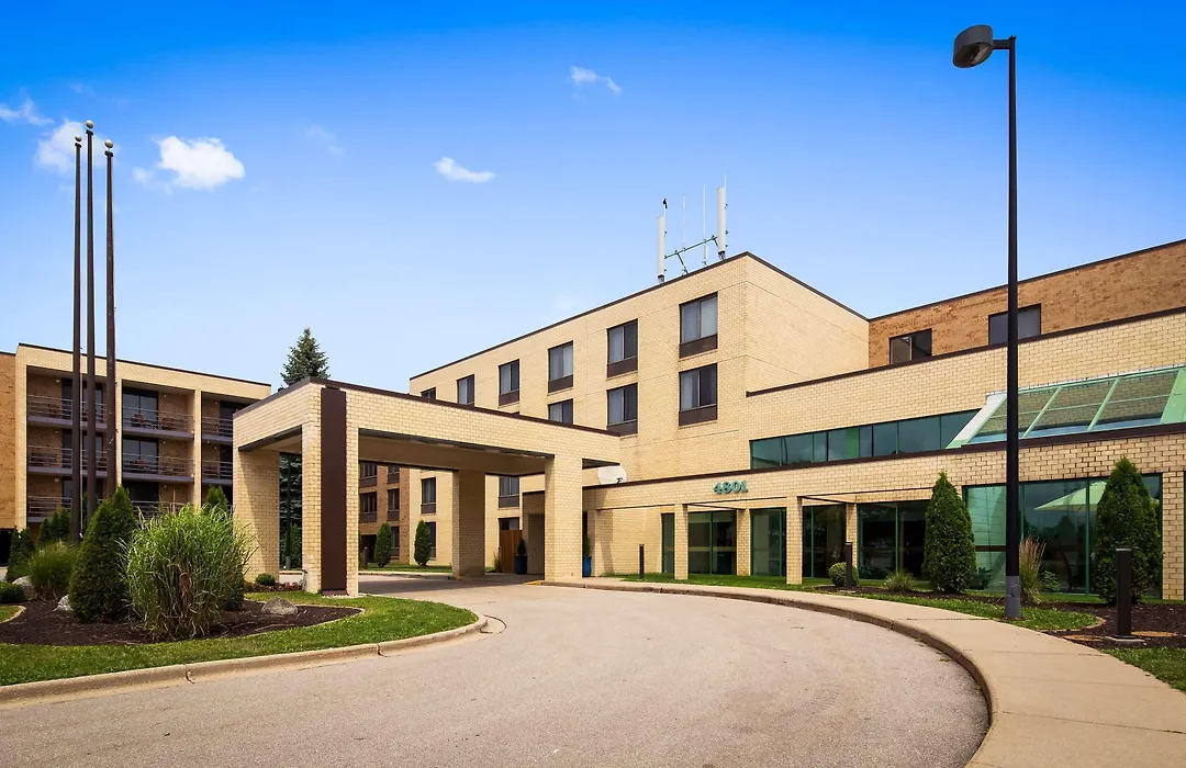 Best Western East Towne Suites-1