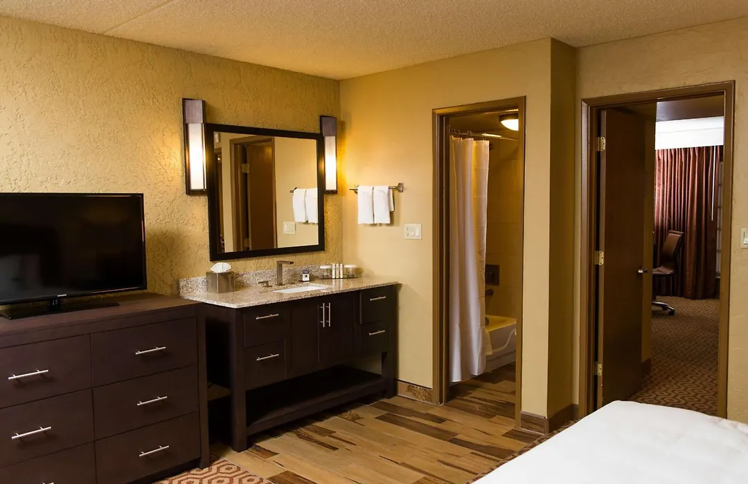 Doubletree Suites By Hilton Tucson-Williams Center-1