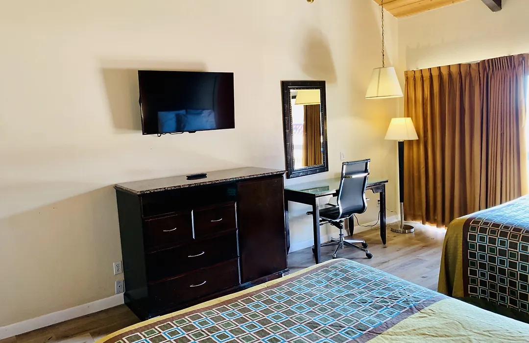 Rodeway Inn Fallbrook Downtown-1