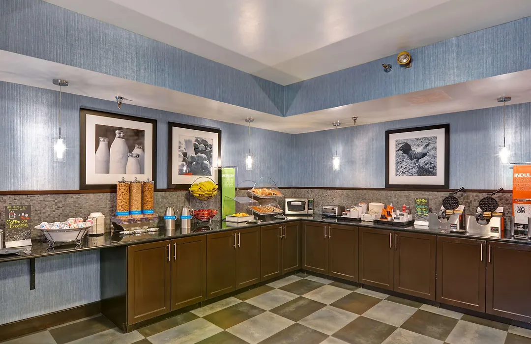 Hampton Inn State College-1
