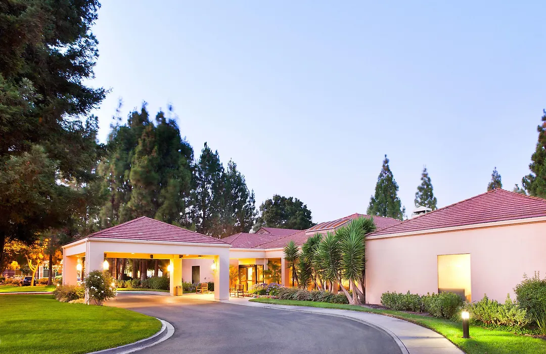 Courtyard By Marriott Pleasanton-1