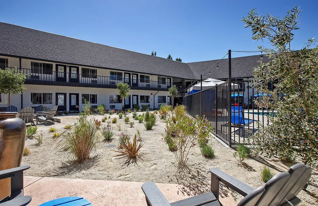 Sideways Inn-1
