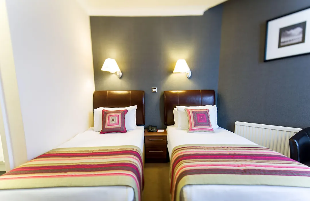 Best Western Burns Hotel Kensington-1