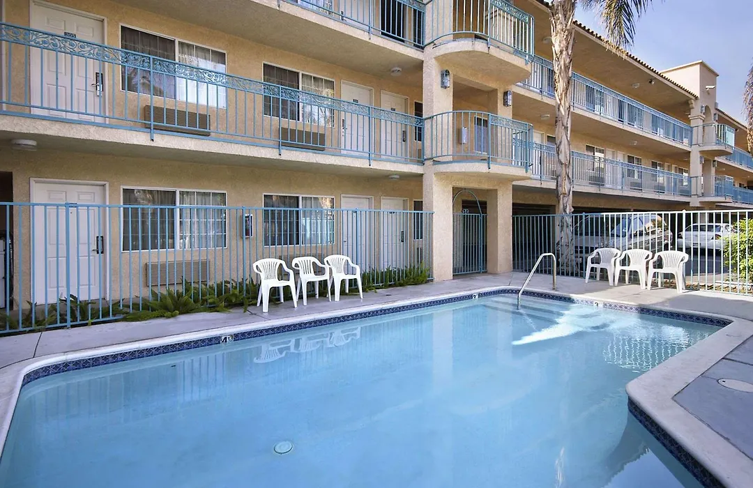 Days Inn By Wyndham Riverside Tyler Mall-1