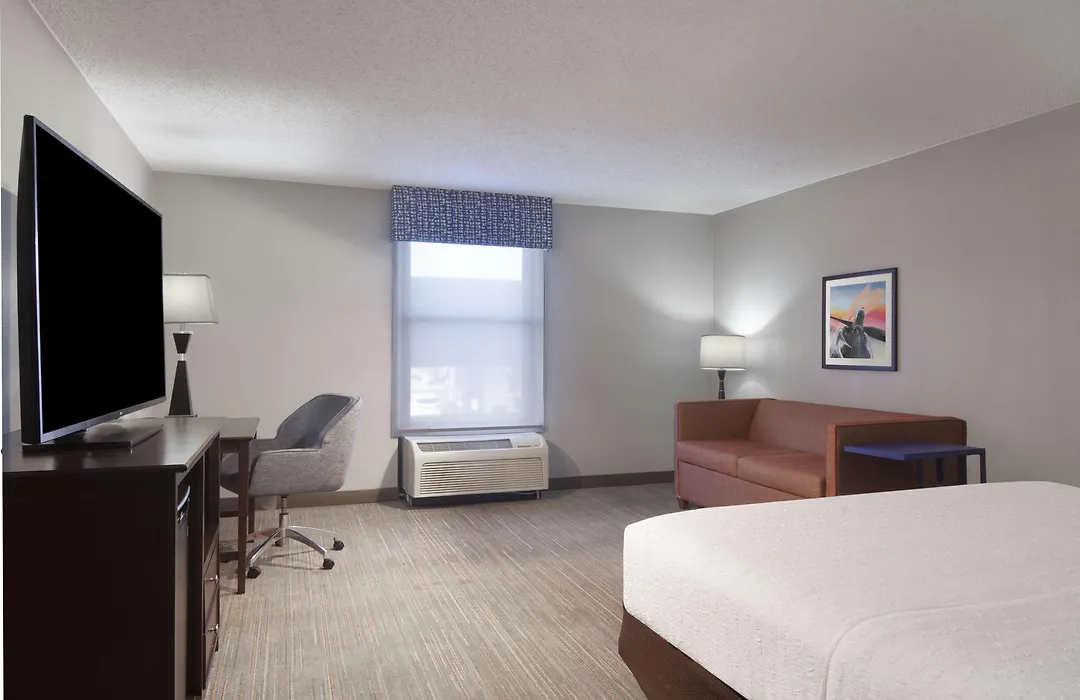 Hampton Inn Evansville-1